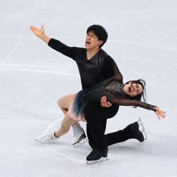Men's Short Track Speed Skating...